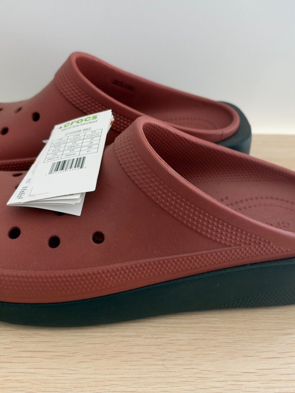 Crocs Blunt Toe Blocked Clog Rust/Black Men's 10 Women's 12 NWT Boutique Exclusi